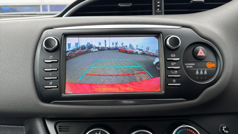 Toyota Yaris 1.5 VVT-i Icon Tech 5dr Petrol Hatchback